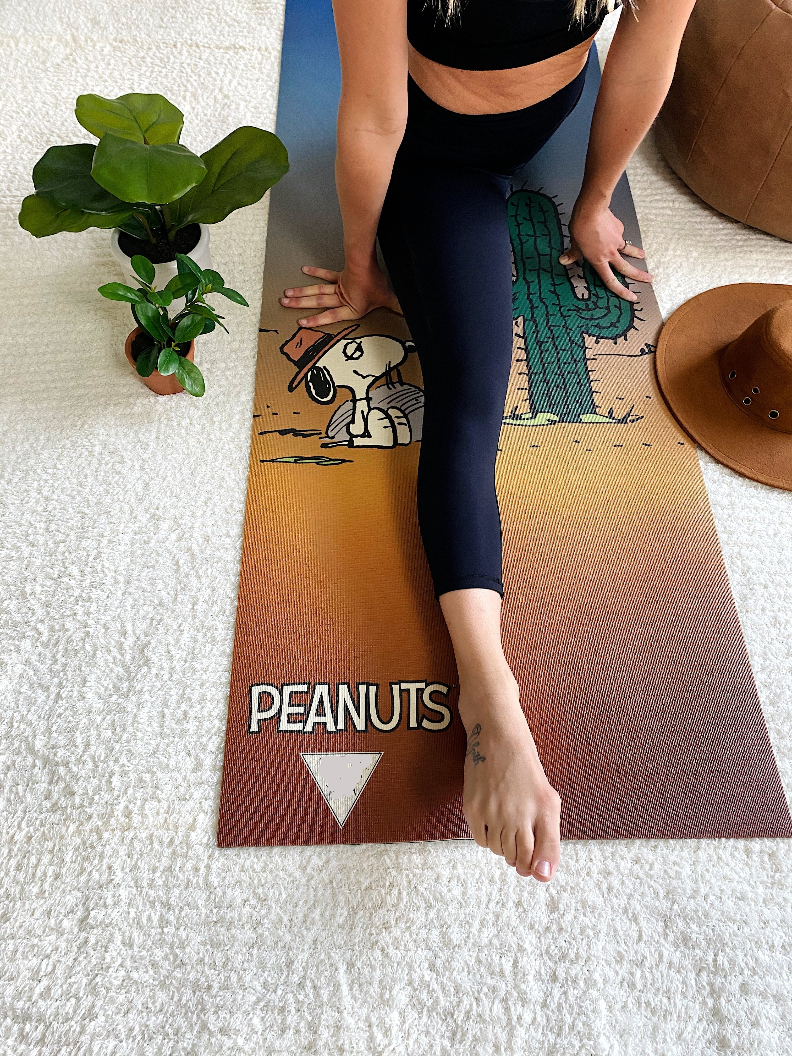 Ascend Yoga Mat Peanuts Snoopy Spike Desert Mat